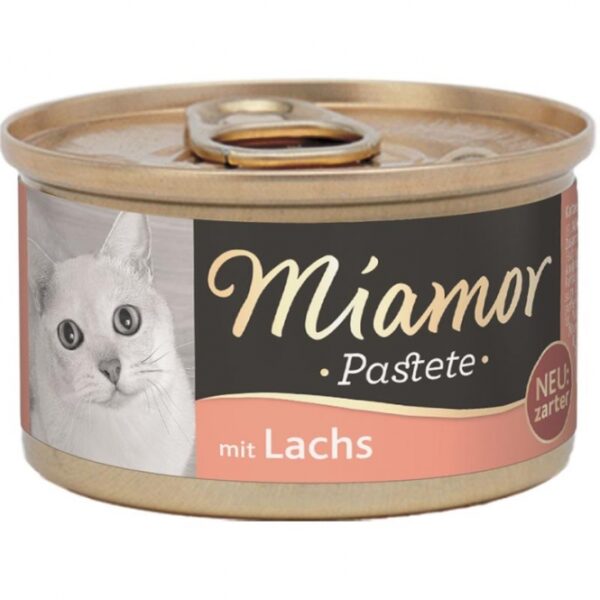 Entdecken Sie die besonders zarte Fleischpastete für Katzen, die alle wichtigen Nährstoffe enthält, die Ihre Katze benötigt. Diese hochwertige Katzennahrung begeistert durch ihre feine Textur und sorgt für ein wahres Geschmackserlebnis. Mit einem ausgewogenen Magnesium-Verhältnis hilft sie effektiv, der Struvitsteinbildung vorzubeugen. Unsere getreidefreie Rezeptur ist zudem frei von Soja, Farb- und Konservierungsstoffen, und enthält wertvolles, natürliches Taurin. Dieses Alleinfuttermittel ist ideal für ausgewachsene Katzen und wird stets portionsgerecht frisch serviert. Verleihen Sie Ihrer Katze das Beste mit dieser nährstoffreichen und schmackhaften Fleischpastete!