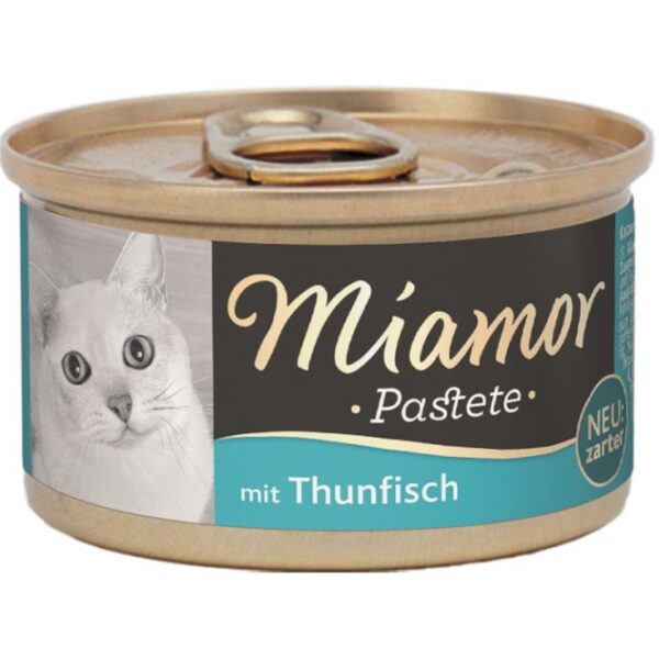 Entdecken Sie die besonders zarte Fleischpastete für Katzen, die alle wichtigen Nährstoffe liefert, die Ihre Katze benötigt. Diese hochwertige Pastete hat eine feine Textur, die selbst wählerische Katzen begeistert. Mit einem ausgeglichenen Magnesium-Verhältnis hilft sie, der Struvitsteinbildung vorzubeugen. Unsere getreidefreie Rezeptur ist ohne Soja, Farb- und Konservierungsstoffe und enthält natürliches Taurin für eine optimale Ernährung. Die praktische 85g-Dose ist ideal für die tägliche Fütterung und sorgt dafür, dass Ihr Haustier immer frisch serviertes Futter erhält. Dieses Alleinfuttermittel ist perfekt für ausgewachsene Katzen und bietet eine ausgewogene Ernährung mit 11 % Rohprotein und 6,5 % Fettgehalt. Empfohlene Fütterungsmenge: ca. 2 Dosen pro Tag für eine 4 kg schwere Katze und ca. 3 Dosen für eine 6 kg schwere Katze. Gönnen Sie Ihrer Katze das Beste mit unserer zarten Fleischpastete!