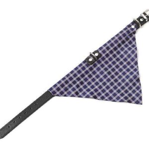 Das KOLIBRI Halsband von Karlie ist das perfekte Accessoire für stilbewusste Hundehalter. Hergestellt aus hochwertigem, schwarz eingefärbtem Leder, bietet es nicht nur Langlebigkeit, sondern auch einen eleganten Look. Die verchromten Beschläge verleihen dem Halsband zusätzlichen Glanz und machen es zu einem echten Hingucker. Das besondere Highlight ist das dreieckige Halstuch im klassischen Karo-Stil, das jedem Spaziergang mit Ihrem Liebling eine modische Note verleiht. Dieses Halsband kombiniert hohe Qualität mit zeitlosem Design und sorgt dafür, dass Ihr Hund bei jedem Ausflug zum Blickfang wird. Ideal für alle, die Wert auf Stil und Funktionalität legen!