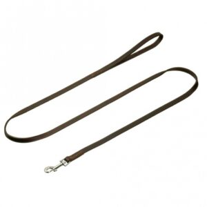 Entdecken Sie die hochwertige **Lederleine Rondo geriegelt** in elegantem **Braun**! Mit einer Länge von **160 cm** und einer Breite von **16 mm** ist diese Leine der ideale Begleiter für Ihren Hund. Hergestellt aus **robustem Vollrindleder**, überzeugt sie durch ihre **Langlebigkeit** und **Widerstandsfähigkeit**. Die Leine ist nicht nur leicht zu reinigen, sondern bietet auch eine griffige Oberfläche, die den täglichen Gebrauch erleichtert. Die Rondo-Serie von Karlie bietet eine vielfältige Auswahl an **Halsbändern**, **Leinen** und **Geschirren**, die sowohl mit als auch ohne Ziernieten erhältlich sind. Jedes Produkt wird sorgfältig in Deutschland gefertigt und vereint **hohe Qualität** mit **Komfort** für Sie und Ihren Hund. Gönnen Sie sich und Ihrem Vierbeiner die perfekte Kombination aus **Stil** und **Funktionalität**!