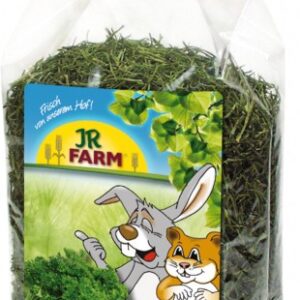 Petersilienstiele sind ein gesundes Raufuttermittel, das sich ideal für die tägliche Fütterung von Meerschweinchen und anderen Nagetieren eignet. Dieser aromatische Snack ist reich an natürlichem Vitamin C und liefert zusätzlich wertvolles Calcium, das den Knochenaufbau unterstützt. Dank des hohen Rohfasergehalts fördert es eine optimale Verdauung und steigert das Wohlbefinden Ihrer Tiere. Für eine ausgewogene Ernährung empfehlen wir, die Petersilienstiele mit Heu oder anderen Kräutern zu mischen oder als Ergänzung zur täglichen Heuration zu verwenden. Analytische Bestandteile: Protein 20,5%, Fettgehalt 3,0%, Rohfaser 14,4%, Rohasche 16,7%, Feuchtigkeit 4,6%. Wählen Sie die beste Qualität für die Gesundheit Ihrer Lieblinge und sorgen Sie für ein glückliches und aktives Leben!