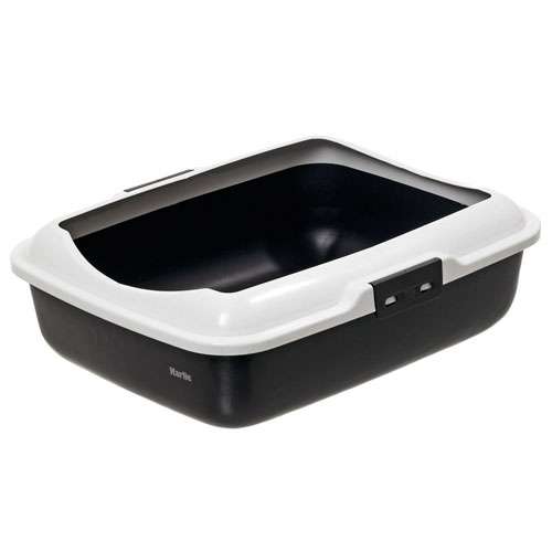 Entdecken Sie die praktische Katzentoilette, die mit einem abnehmbaren Rand ausgestattet ist, der sicher mit zwei Clips seitlich befestigt wird. Dieser innovative Rand ist vorne abgerundet, was Ihrer Katze einen besonders einfachen und komfortablen Einstieg ermöglicht. Mit Außenmaßen von 50 x 40 x 16 cm (LxBxH) bietet diese hochwertige Katzentoilette ausreichend Platz für Ihre Katze und sorgt für eine hygienische Umgebung. Die elegante Farbe Dunkelgrau fügt sich harmonisch in jedes Zuhause ein und macht die Reinigung zum Kinderspiel. Wählen Sie diese Katzenklo-Lösung für mehr Komfort und Stil – ideal für anspruchsvolle Katzenbesitzer, die Wert auf Qualität und Funktionalität legen.