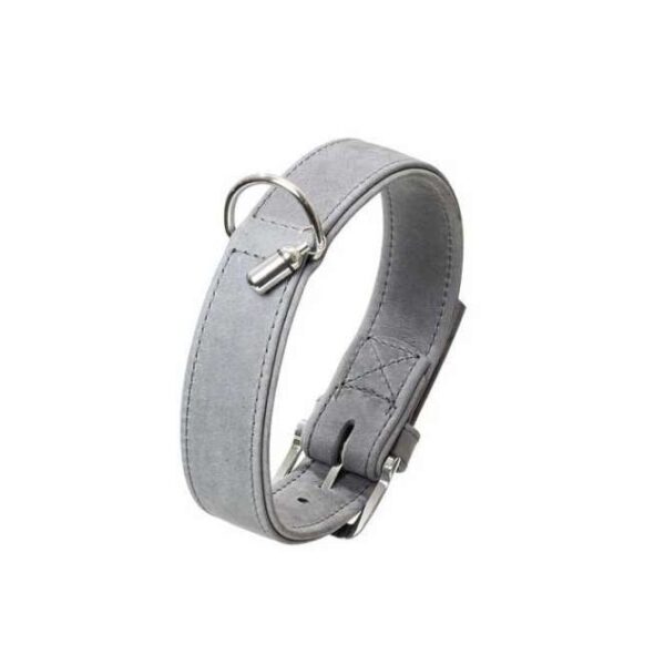 Entdecken Sie das elegante Buffalo Denim Halsband, das aus hochwertigem Kalbsleder gefertigt ist. Dieses stilvolle Halsband ist sorgfältig abgenäht und gebuggt, und die robusten, verchromten Beschläge sorgen für zusätzliche Langlebigkeit. Dank des wasserabweisenden Materials ist es besonders pflegeleicht und bietet eine lange Lebensdauer, ideal für aktive Hunde. Das Halsband hat eine Gesamtlänge von ca. 60 cm und eine Breite von ca. 30 mm, perfekt für mittelgroße bis große Hunde. Inklusive praktischer Adresstube für mehr Sicherheit. Wählen Sie das graue Buffalo Denim Halsband für einen stilvollen und funktionalen Look!
