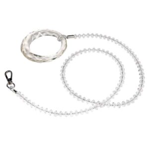 Entdecken Sie die stilvolle Armband-Leine, die sowohl als modisches Accessoire als auch als robuste Leine dient! Diese hochwertige Edelstahl-Leine ist mit strahlenden 12mm und 6mm Acryl-Perlen verziert und zieht garantiert alle Blicke auf sich. Mit einer beeindruckenden Zugkraft von über 100 Pfund bietet sie nicht nur Sicherheit, sondern auch eine hohe Funktionalität. Die transparente Farbe und die praktische Länge von ca. 122 cm machen sie zu einem idealen Begleiter für Spaziergänge. Holen Sie sich jetzt diese einzigartige Leine und kombinieren Sie Stil mit Stärke – perfekt für Hundebesitzer, die Wert auf Qualität und Design legen!