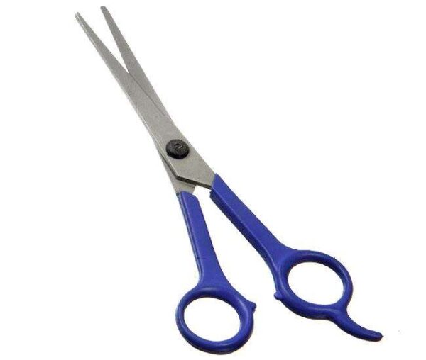 Diese hochwertige blaue Schere mit Feinschliff aus eisgehärtetem Stahl ist ideal für die Pflege von Katzen mit langem Fell und gehört zur beliebten Karlie Perfect Care Pflegeserie. Mit einer praktischen Größe von 17 cm ermöglicht sie präzises Schneiden und sorgt für ein optimales Pflegeerlebnis. Dank ihrer hohen Qualität und Langlebigkeit ist diese Schere der perfekte Begleiter für jeden Katzenbesitzer, der Wert auf eine professionelle Fellpflege legt. Entdecken Sie die Vorteile dieser Schere und gönnen Sie Ihrer Katze die beste Pflege!