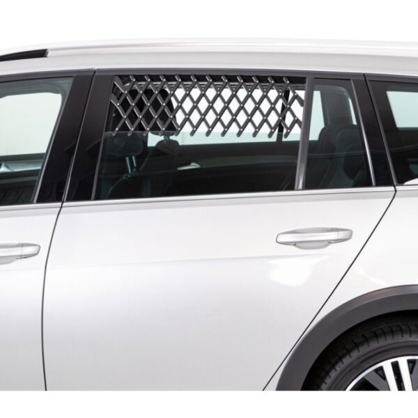 **Optimierte Produktbeschreibung:** "Genießen Sie frische Luft im Auto mit unserem praktischen Frischluftgitter, das sich stufenlos auf eine Fensterbreite von ca. 30 bis 110 cm anpassen lässt. Hergestellt aus hochwertigem Kunststoff in elegantem Schwarz, sorgt dieses Produkt für eine optimale Luftzirkulation und verhindert das Überhitzen des Fahrzeugs, selbst an heißen Sommertagen. Denken Sie daran, das Auto an mindestens zwei Stellen zu öffnen, um eine sichere Belüftung zu gewährleisten. Mit unserem Frischluftgitter bieten Sie Ihrem Hund ein angenehmes Klima und sorgen für Sicherheit während der Fahrt. Ideal für alle Autofahrer, die Wert auf Komfort und Sicherheit legen!" **Relevante Keywords:** Frischluftgitter, Luftzirkulation, Auto, Kunststoff, Fensterbreite, Sicherheit, Überhitzung, Hund, Komfort.
