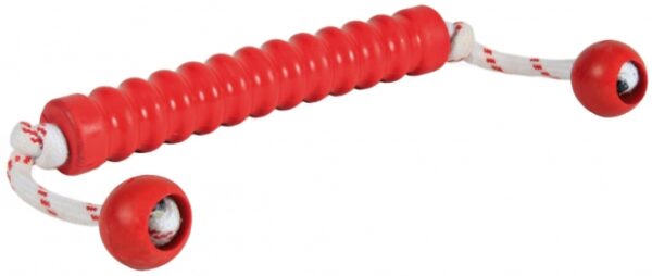 Der Long-Mot ist ein innovatives Motivations-Spiel, das speziell für körpernahe Spiele entwickelt wurde. Hergestellt aus strapazierfähigem Naturgummi, bietet er eine hohe Qualität und Langlebigkeit, die ideal für intensive Spielsessions ist. Mit seinem praktischen Band eignet sich der Long-Mot perfekt für Konterzugspiele und fördert die Teamdynamik sowie die Koordination. Entwickelt von Prof. Ekard Lind, hat dieses Spielzeug eine Größe von ca. 20 cm und eine Gesamtlänge inkl. Band von ca. 33 cm. Erhältlich in verschiedenen Farben, wird der Versand je nach Lagerbestand durchgeführt. Entdecken Sie die Vorteile des Long-Mot und bringen Sie mehr Motivation in Ihre Spiele!