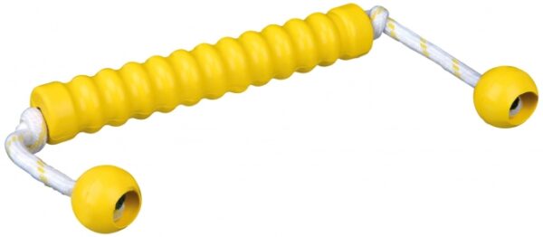 Der Long-Mot ist ein innovatives Motivations-Spiel, das speziell für körpernahe Spiele entwickelt wurde. Hergestellt aus strapazierfähigem Naturgummi, bietet er eine hohe Qualität und Langlebigkeit, die ideal für intensive Spielsessions ist. Mit seinem praktischen Band eignet sich der Long-Mot perfekt für Konterzugspiele und fördert die Teamdynamik sowie die Koordination. Entwickelt von Prof. Ekard Lind, hat dieses Spielzeug eine Größe von ca. 20 cm und eine Gesamtlänge inkl. Band von ca. 33 cm. Erhältlich in verschiedenen Farben, wird der Versand je nach Lagerbestand durchgeführt. Entdecken Sie die Vorteile des Long-Mot und bringen Sie mehr Motivation in Ihre Spiele!