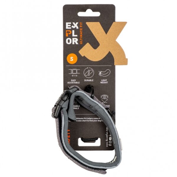 Entdecken Sie das EXPLOR Ultimate Fit Comfy Halsband – das perfekte Halsband für Ihren Hund, das sowohl strapazierfähig als auch bequem ist. Hergestellt aus geschmeidigem Neopren, bietet es optimalen Tragekomfort und mehr Kontrolle beim Spazierengehen. Dank der schnell trocknenden und atmungsaktiven Materialien ist dieses Halsband ideal für jedes Abenteuer im Freien. Die reflektierende Einfassung sorgt für zusätzliche Sicherheit im Straßenverkehr, während der stabile D-Ring aus hochwertigem Edelstahl eine sichere Befestigung der Leine ermöglicht. Mit dem praktischen Klettverschluss lässt sich das Halsband einfach und individuell anpassen. Zudem bietet es Platz für wichtige Kontaktinformationen und Pflegehinweise, damit Sie lange Freude an diesem hochwertigen Produkt haben. Verfügbar in Größe XL (52-61 cm) – das perfekte Zubehör, um mit Ihrem Hund die Welt zu erkunden!