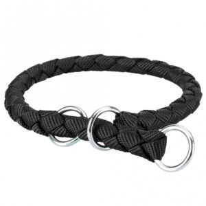 Dieses hochwertige, rund geflochtene Gurtband in elegantem Schwarz ist die perfekte Wahl für alle, die Wert auf Stil und Komfort legen. Mit einer Größe von M-L eignet es sich ideal für einen Halsumfang von ca. 43-51 cm und bietet so eine optimale Passform für Ihren Vierbeiner. Der Materialdurchmesser von ca. 18 mm sorgt für eine hohe Strapazierfähigkeit und Langlebigkeit. Entscheiden Sie sich für dieses Gurtband und genießen Sie die Kombination aus hoher Qualität und ansprechendem Design – ein günstiger Preis für ein unverzichtbares Accessoire!