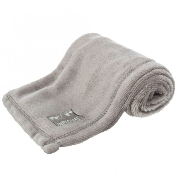 Diese kuschelige Fleecedecke aus hochwertigem Polyester misst ca. 70 × 50 cm und ist ideal für gemütliche Abende. Sie lässt sich problemlos bis 60 °C in der Maschine waschen, was sie besonders pflegeleicht macht. Ergänzt wird das Set durch ein weiches Plüsch-Spielzeug aus Polyester mit einer Größe von ca. 22 cm, das perfekt zum Spielen und Kuscheln geeignet ist. Außerdem beinhaltet es ein robustes Spielzeug aus TPR und Baumwolle, das ca. 13 cm misst und für stundenlangen Spielspaß sorgt. Dieses Set vereint Komfort, hohe Qualität und vielseitige Einsatzmöglichkeiten – perfekt für Ihr Zuhause oder als Geschenk!