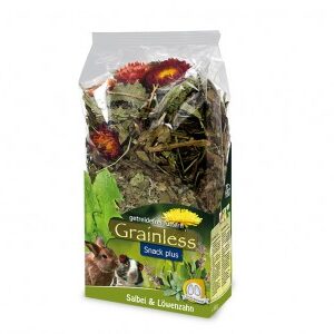 Unser hochwertiges Ergänzungsfuttermittel für Nager und Zwergkaninchen bietet eine nährstoffreiche Mischung aus schonend getrocknetem Löwenzahn und aromatischem Salbei. Diese Kombination sorgt für pure Entspannung und Wohlbefinden bei Ihren kleinen Haustieren. Die speziellen Inhaltsstoffe des Salbeis können die Atemwege Ihrer Tiere positiv unterstützen, während die köstlichen Strohblumen einen besonderen Leckerbissen darstellen. Ideal für eine gesunde, getreidefreie Ernährung, lässt sich unser Futter hervorragend mit Heu oder anderen Kräutern mischen. Zusammensetzung: 87% Löwenzahn, 5% Salbei, Pfefferminze und Strohblume. Analytische Bestandteile: 20% Protein, 4,3% Fettgehalt, 14,4% Rohfaser und 12,8% Rohasche pro 100 g. Gönnen Sie Ihrem Nager diese gesunde und schmackhafte Ergänzung!