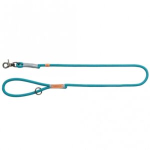 Entdecken Sie unser hochwertiges, rund gewebtes Tau mit einem praktischen Trigger Snap Hook, das sich ideal für verschiedene Anwendungen eignet. Mit einer Länge von 1 Meter und einem Durchmesser von 8 mm in der Größe S-M bietet es die perfekte Kombination aus Stabilität und Flexibilität. Die ansprechende Farbkombination in Petrol und Hellgrau macht dieses Tau nicht nur funktional, sondern auch optisch ansprechend. Darüber hinaus engagiert sich TRIXIE durch den Verkauf dieser Serie aktiv für den Meeresschutz und trägt somit zum Natur- und Artenschutz bei. Wählen Sie Qualität und Nachhaltigkeit – für ein gutes Gewissen und eine starke Leistung!