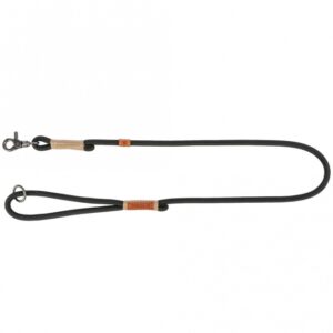 Dieses hochwertige, rund gewebte Tau mit einem praktischen Trigger Snap Hook ist der ideale Begleiter für alle Outdoor-Aktivitäten mit Ihrem Haustier. Mit einer Länge von 1 Meter und einem Durchmesser von 8 mm in der Größe S-M bietet es sowohl Robustheit als auch Flexibilität. Die stilvolle Farbkombination in schwarz/sand macht das Tau nicht nur funktional, sondern auch optisch ansprechend. Darüber hinaus unterstützt TRIXIE mit jedem Verkauf dieser Serie wichtige Meeresschutzprojekte und trägt so aktiv zum Natur- und Artenschutz bei. Entscheiden Sie sich für Qualität und Nachhaltigkeit mit diesem vielseitigen Tau für Ihr Haustier!