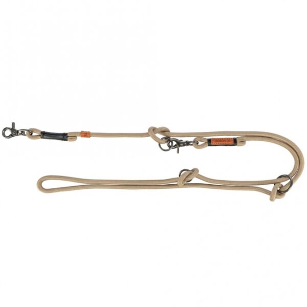 Entdecken Sie unser hochwertiges, rund gewebtes Tau, das nicht nur durch seine 3-fach Verstellbarkeit überzeugt, sondern auch durch die stufenlose Anpassung der Ringpositionen mittels Knoten. Mit den praktischen Trigger Snap Hooks ausgestattet, bietet dieses Tau eine Länge von 2 Metern und einen Durchmesser von 13 mm (Größe L-XL). Die elegante Farbkombination in sand/schwarz macht es zu einem stilvollen Accessoire für jeden Einsatz. Darüber hinaus unterstützen Sie mit Ihrem Kauf die Meeresschutzprojekte von TRIXIE und leisten einen wertvollen Beitrag zum Natur- und Artenschutz. Wählen Sie Qualität und Nachhaltigkeit – für einen verantwortungsvollen Umgang mit unserer Umwelt!
