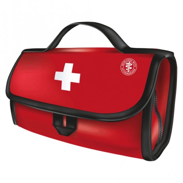 Entdecken Sie unser umfangreiches Erste-Hilfe-Set, das speziell für die schnelle Erstversorgung von häufigen Notfällen bei Hunden und Katzen entwickelt wurde. Dieses hochwertige Set wurde in Zusammenarbeit mit Tierärzten erstellt und bietet alles, was Sie für die schnelle Hilfe benötigen. Es enthält unter anderem 2 sterile, selbstklebende Wundkompressen, 2 Rollen Mullbinden (jeweils 4 m), eine elastische Mullbinde (4,5 m), Klebeband, eine Schere, Pflaster, Alkoholtupfer und viele weitere wichtige Utensilien. Zudem erhalten Sie eine praktische Aufbewahrungstasche zum Aufhängen mit übersichtlichen Fächern sowie ein Heft mit wertvollen Tipps zur richtigen Erstversorgung. Sorgen Sie für die Sicherheit Ihres Haustiers mit diesem günstigen und hochwertigen Erste-Hilfe-Set!