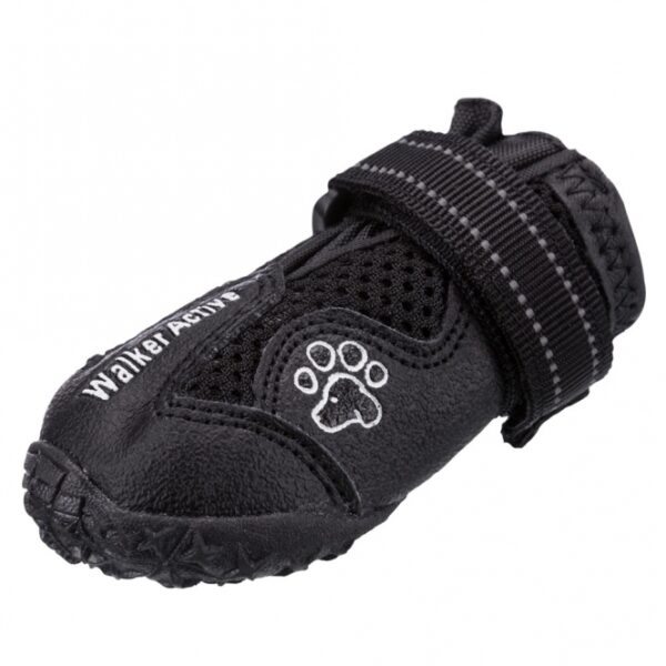 Diese hochwertigen Hundeschuhe bieten optimalen Schutz und hohen Tragekomfort für Ihren vierbeinigen Freund, insbesondere für kleine Rassen wie Yorkshire Terrier. Mit ihrer rutschfesten Profilsohle aus robustem PVC garantieren sie einen sicheren Halt auf steinigem Untergrund, Asphalt und heißem Sand. Das atmungsaktive Mesh-Material sorgt dafür, dass die Füße Ihres Hundes auch bei längeren Spaziergängen angenehm kühl bleiben. Diese langlebigen Hundeschuhe sind ganzjährig einsetzbar und schützen im Winter vor Streusalz und Splitt. Zusätzlich unterstützen sie die Heilung von Verletzungen und senken das Infektionsrisiko, während reflektierende Streifen für mehr Sichtbarkeit bei schlechten Lichtverhältnissen sorgen. Der praktische Klettverschluss verhindert ein Verhaken des Fells und ermöglicht ein einfaches An- und Ausziehen. Im Lieferumfang sind zwei Stück in der Farbe Schwarz enthalten, ideal für kleine Hunde. Gönnen Sie Ihrem Hund den besten Schutz und Komfort mit diesen erstklassigen Hundeschuhen!