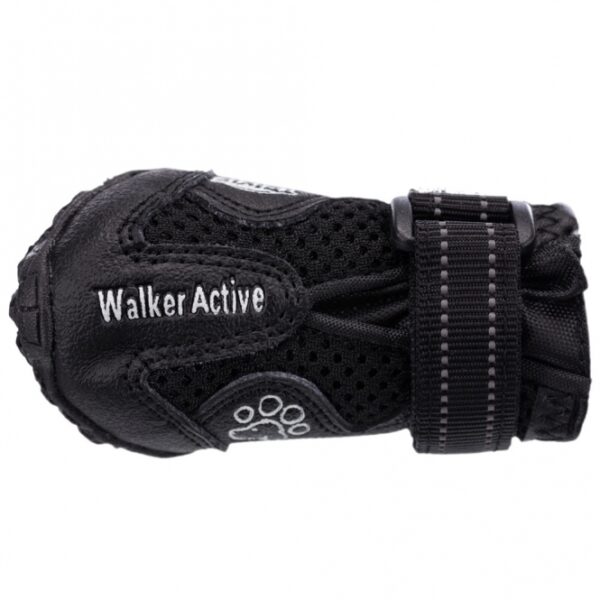 Diese hochwertigen Hundeschuhe bieten optimalen Schutz und hohen Tragekomfort für Ihren vierbeinigen Freund, insbesondere für kleine Rassen wie Yorkshire Terrier. Mit ihrer rutschfesten Profilsohle aus robustem PVC garantieren sie einen sicheren Halt auf steinigem Untergrund, Asphalt und heißem Sand. Das atmungsaktive Mesh-Material sorgt dafür, dass die Füße Ihres Hundes auch bei längeren Spaziergängen angenehm kühl bleiben. Diese langlebigen Hundeschuhe sind ganzjährig einsetzbar und schützen im Winter vor Streusalz und Splitt. Zusätzlich unterstützen sie die Heilung von Verletzungen und senken das Infektionsrisiko, während reflektierende Streifen für mehr Sichtbarkeit bei schlechten Lichtverhältnissen sorgen. Der praktische Klettverschluss verhindert ein Verhaken des Fells und ermöglicht ein einfaches An- und Ausziehen. Im Lieferumfang sind zwei Stück in der Farbe Schwarz enthalten, ideal für kleine Hunde. Gönnen Sie Ihrem Hund den besten Schutz und Komfort mit diesen erstklassigen Hundeschuhen!