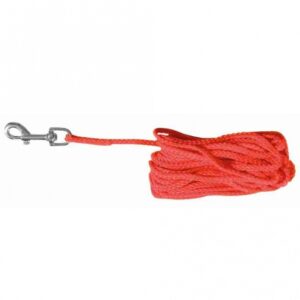 Entdecken Sie unsere hochwertige, rundgenähte Schleppleine aus strapazierfähigem Nylon-Tau, ideal für das Training und die Kontrolle Ihres Hundes. Mit einer praktischen Handschlaufe ausgestattet, bietet diese Leine nicht nur Komfort, sondern auch Sicherheit beim Spaziergang. Sie schwimmt auf der Wasseroberfläche, was sie perfekt für Aktivitäten am Wasser macht. Mit einer Länge von ca. 15 m und einem Durchmesser von ca. 5 mm ist sie sowohl robust als auch leicht zu handhaben. Diese auffällige rote Schleppleine ist die beste Wahl für Hundebesitzer, die Wert auf Qualität und Funktionalität legen. Holen Sie sich jetzt diese günstige und langlebige Schleppleine für unvergessliche Abenteuer mit Ihrem Vierbeiner!