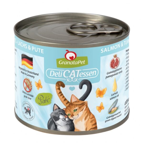 GranataPet DeliCatessen ist ein hochwertiges Alleinfuttermittel für ausgewachsene Katzen, das mit besonderen Zutaten wie Granatapfelkernen, Lachs und Putenfleisch hergestellt wird. Diese einzigartigen Granatapfelkerne sind reich an natürlichen Polyphenolen, die helfen, freie Radikale abzufangen und somit den Zellschutz sowie das Immunsystem Ihrer Katze zu stärken. Hergestellt in Deutschland, enthält unser Futter keine künstlichen Konservierungsmittel, Farb- oder Aromastoffe und ist zudem frei von Getreide, Gluten, Zucker und gentechnisch veränderten Organismen (GVO). Mit einem hohen Fleischanteil von 72 % und wichtigen Nährstoffen wie Taurin und Grünlippmuschel (natürliches Chondroitin und Glucosamin) bietet GranataPet eine optimale Ernährung für Ihre Katze. Verwöhnen Sie Ihre Katze mit diesem gesunden und schmackhaften Futter, das sowohl für sterilisierten als auch für aktive Katzen geeignet ist!