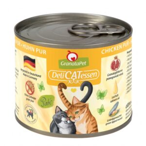 GranataPet ist ein hochwertiges Alleinfuttermittel für ausgewachsene Katzen, das mit besonderen Zutaten wie Granatapfelkernen, Taurin und Leinöl angereichert ist. Diese natürlichen Inhaltsstoffe sind reich an Polyphenolen (Ellagsäure), die helfen, freie Radikale abzufangen und somit das Immunsystem Ihrer Katze zu stärken und Zellschutz zu bieten. Hergestellt in Deutschland, garantiert GranataPet höchste Qualität ohne Getreide, Gluten, Zucker oder künstliche Konservierungsmittel. Die Rezeptur enthält 72 % Hühnerfleisch, ergänzt durch wertvolle Mineralstoffe und Grünlippmuschel, die natürliche Chondroitin- und Glucosamin-Quellen darstellt. Ideal für alle Katzen, die eine gesunde und ausgewogene Ernährung benötigen, ist GranataPet die beste Wahl für gesundes Wachstum und Wohlbefinden Ihrer Katze.