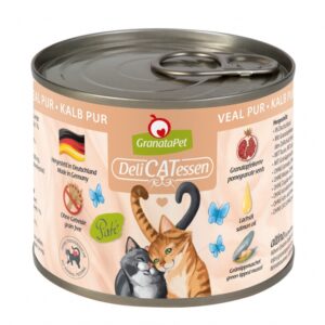 GranataPet DeliCatessen Kalb PUR ist das perfekte Alleinfuttermittel für ausgewachsene Katzen, das durch seine hochwertigen Zutaten überzeugt. Die besondere Rezeptur enthält 72 % Kalbfleisch, angereichert mit wertvollen Granatapfelkernen, die reich an natürlichen Polyphenolen sind. Diese Polyphenole unterstützen den Zellschutz und stärken das Immunsystem Ihrer Katze, indem sie freie Radikale abfangen. Hergestellt in Deutschland, ist dieses Futter frei von Getreide, Gluten und künstlichen Konservierungsmitteln, was es zur idealen Wahl für empfindliche Katzen macht. Mit einem hohen Anteil an Taurin und natürlichen Nährstoffen wie Grünlippmuschel, die Chondroitin und Glucosamin liefert, fördert GranataPet die Gesundheit und Vitalität Ihrer Katze. Verwöhnen Sie Ihre Katze mit einer gesunden und schmackhaften Mahlzeit, die sowohl köstlich als auch nahrhaft ist!