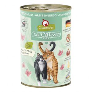 **Warum ist GranataPet DeliCatessen so besonders?** GranataPet DeliCatessen ist ein hochwertiges Alleinfuttermittel für Katzen, das speziell für die Bedürfnisse ausgewachsener Katzen entwickelt wurde. Die Rezeptur enthält wertvolle Granatapfelkerne, die reich an natürlichen Polyphenolen (Ellagsäure) sind und somit das Immunsystem Ihrer Katze stärken und Zellschutz bieten. Zudem ist das Futter mit hochwertigem Taurin, Leinöl und natürlicher Grünlippmuschel angereichert, die essentielle Nährstoffe wie Chondroitin und Glucosamin liefert. **Hergestellt in Deutschland** und **ohne Getreide**, **ohne Gluten**, **ohne Zuckerzusatz** und **ohne künstliche Konservierungsstoffe** – GranataPet setzt auf natürliche Zutaten und höchste Qualität. Die Hauptbestandteile bestehen aus 72% Fleisch (Wild, Thunfisch und Huhn) und 24,9% Brühe, was für eine schmackhafte und saftige Mahlzeit sorgt. Die analytischen Bestandteile umfassen 10,6% Protein und 5,8% Fett, ideal für die gesunde Ernährung Ihrer Katze. GranataPet DeliCatessen ist nicht nur ein schmackhaftes, sondern auch ein gesundes Futter, das Ihre Katze lieben wird! Entscheiden Sie sich für GranataPet DeliCatessen und bieten Sie Ihrer Katze die beste Ernährung für ein gesundes und aktives Leben!