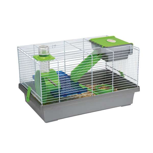 Der Hamsterkäfig Nicky ist die ideale Wahl für alle Tierliebhaber, die ihren kleinen Freunden ein artgerechtes Zuhause bieten möchten. Dieser hochwertige Käfig kommt komplett mit einer durchdachten Innenausstattung, sodass er sofort bezugsbereit ist. Er ist in zwei modernen Farbvarianten erhältlich und besteht aus einer robusten Kunststoffwanne und einem stabilen Metallgitter. Die Ausstattung umfasst ein gemütliches Häuschen, eine praktische Zwischenetage, zwei Leitern, ein Laufrad, eine Trinkflasche und einen Napf – alles aus hochwertigem Kunststoff. Mit den kompakten Maßen von ca. 46 x 27 x 30 cm (BxTxH) und einem Gitterabstand von 9 mm bietet er ausreichend Platz für Ihren Hamster. Denken Sie daran, dass je größer der Käfig ist, desto glücklicher wird Ihr Tier sein! Informieren Sie sich auch über die empfohlenen Mindestgrößen in unseren kostenlosen Tierratgebern, um das beste Zuhause für Ihren Hamster zu gewährleisten. Entscheiden Sie sich für den Käfig Nicky und sorgen Sie für das Wohlbefinden Ihres Haustieres!