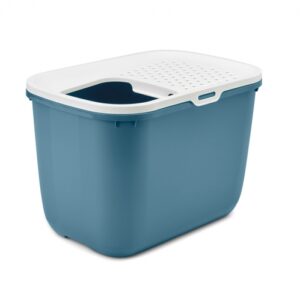 Die moderne Katzentoilette Hop In ist die perfekte Lösung für Katzenliebhaber, die Wert auf Sauberkeit und Benutzerfreundlichkeit legen. Mit ihrem innovativen Einstieg an der Oberseite minimiert sie das Herausschaufeln von Katzenstreu und sorgt dafür, dass der Boden immer sauber bleibt. Das durchdachte Sieb an der Oberseite befördert Katzenstreu, das an den Pfoten Ihrer Katze haftet, zurück in die Toilette, wodurch die Reinigung erleichtert wird. Besonders praktisch ist die Hop In für Katzenhalter mit Hunden, da der obere Einstieg verhindert, dass Hunde an den Inhalt der Toilette gelangen. Der abnehmbare Deckel ermöglicht eine mühelose Reinigung und kann seitlich aufgehängt werden. Mit den kompakten Maßen von 58,5 cm x 39 cm x 39,5 cm und der ansprechenden Farbgestaltung in Weiß und Blau ist diese Katzentoilette nicht nur funktional, sondern auch ein stilvolles Accessoire für Ihr Zuhause. Entscheiden Sie sich für die Hop In Katzentoilette und genießen Sie eine saubere und hygienische Umgebung für Ihre Haustiere!