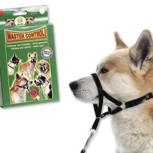 Erziehung und Kontrolle Ihres Hundes leicht gemacht! Mit unserem hochwertigen Hundehalsband in Schwarz gehört unkontrolliertes Ziehen der Vergangenheit an. Genießen Sie stressfreie Spaziergänge, während Sie Ihrem vierbeinigen Freund sanft das Führen und Erziehen beibringen. Dieses Halsband ist schonend für Mensch und Tier und sorgt dafür, dass Sie die Kontrolle behalten, ohne Ihrem Hund Unbehagen zu bereiten. Ideal für kleine Rassen wie den Yorkshire Terrier mit einem Schnauzenumfang von bis zu 20 cm. Setzen Sie auf Qualität und erleichtern Sie sich die Hundeerziehung mit diesem praktischen und effektiven Zubehör!