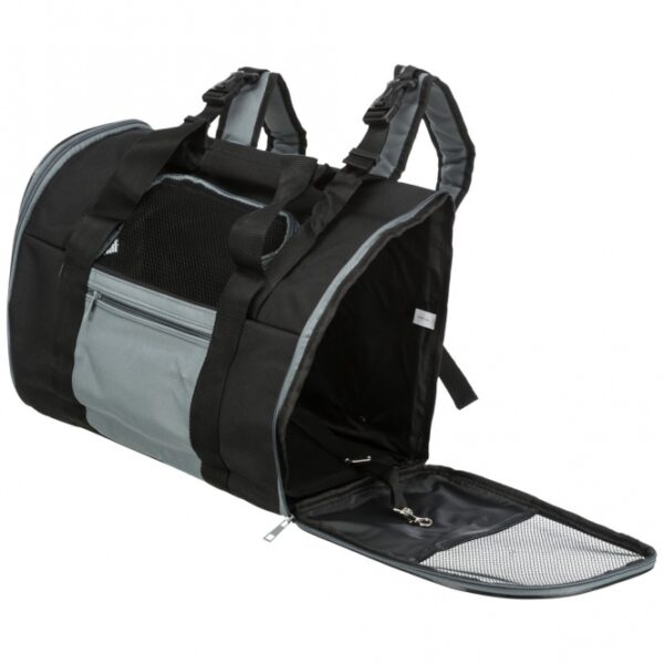 Der Rucksack Connor ist die perfekte Lösung für kleine Hunde, Katzen und andere Kleintiere bis 8 kg. Hergestellt aus strapazierfähigem Nylon/Polyester, überzeugt dieser Rucksack durch seine hohe Qualität und einfache Reinigung – einfach auswischen genügt! Als multifunktionale Tragetasche bietet er eine separate Fronttasche für Zubehör und eine integrierte Kurzleine, die das Herausspringen Ihres Haustieres während des Transports verhindert. Dank der seitlichen und frontalen Öffnung sowie der stufenlos verstellbaren Schultergurte ist er besonders benutzerfreundlich. Mehrere Netz-Einsätze sorgen für optimale Luftzirkulation und Komfort. Zudem ermöglichen praktische Laschen auf der Rückseite ein sicheres Anschnallen im Auto. Bei Nichtgebrauch lässt sich die Tasche platzsparend zusammenlegen, da die Seitenteile per Reißverschluss komplett geöffnet werden können. Erhältlich in Schwarz/Grau mit Außenmaßen von ca. 42 x 29 x 21 cm (BxHxT) und einer Bodenfläche von ca. 39,5 x 16 cm (BxT) – der Rucksack Connor ist die ideale Wahl für unterwegs!