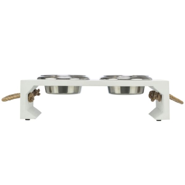 Diese elegante Futterstation ist nicht nur optisch ansprechend in klassischem Weiß, sondern überzeugt auch durch ihre hohe Funktionalität. Die rutschfesten Gummifüße sorgen für einen stabilen Stand, während die geräuscharmen Silikonringe ein leises Futtererlebnis bieten. Hergestellt aus hochwertigem MDF und ausgestattet mit robusten Edelstahlnäpfen, ist sie sowohl langlebig als auch pflegeleicht. Mit einem Fassungsvermögen von 2 x 0,4 l und einem Napfdurchmesser von ca. 14 cm eignet sich diese Futterstation ideal für kleine bis mittelgroße Hunde oder Katzen. Die kompakten Gesamtmaße von etwa 38 × 18 × 10 cm machen sie zum perfekten Begleiter in jedem Zuhause. Investieren Sie in diese praktische und stilvolle Futterstation für Ihre Haustiere und genießen Sie ein sauberes und ruhiges Futtererlebnis!