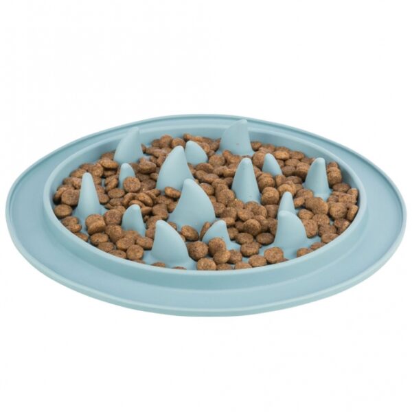 Dieser innovative Futterball ist perfekt für alle Hunde, die gerne aktiv sind und sich mit Futter beschäftigen. Er verhindert das Schlingen und ist für alle Futtersorten geeignet, sodass Ihr Vierbeiner seine Lieblingssnacks genießen kann. Das weiche Material schont das Maul und Zahnfleisch, während die rutschfeste Oberfläche für zusätzlichen Halt sorgt. Füllen Sie den Ball mit Futter und frieren Sie ihn ein, um die Beschäftigungsdauer zu verlängern – ideal für lange Spielstunden! Hergestellt aus hochwertigem TPE, ist dieser Futterball tierschutzkonform nach § 18 (AT) und spülmaschinengeeignet für eine einfache Reinigung. Mit einem Durchmesser von ca. 24 cm und in verschiedenen Farben erhältlich, sorgt dieser Futterball für viel Spaß und Freude bei Ihrem Hund!