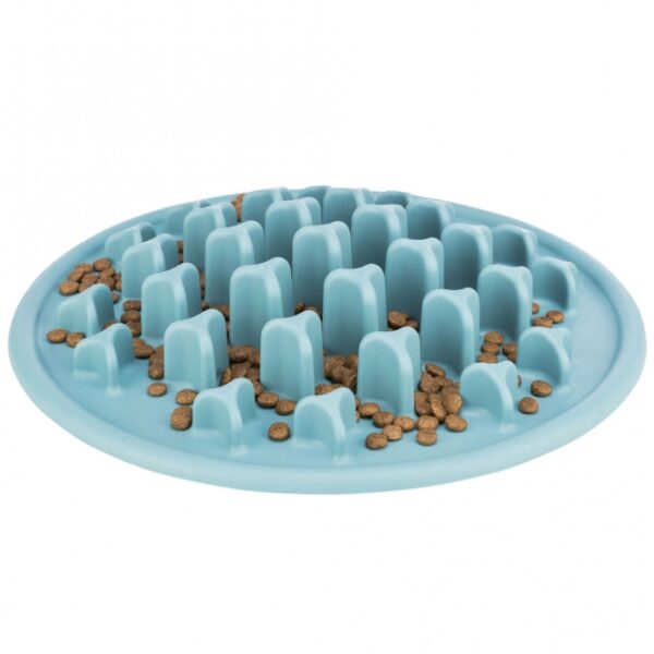 Dieser rutschfeste Futterring ist ideal für Hunde und Katzen und sorgt dafür, dass Ihr Haustier langsamer frisst, um das Schlingen zu verhindern. Das weiche Material schont das Maul und Zahnfleisch Ihres Tieres, während der Futterring für alle Futtersorten geeignet ist. Hergestellt aus hochwertigem TPE/Kunststoff, ist er nicht nur tierschutzkonform nach § 18 (AT), sondern auch spülmaschinengeeignet für eine einfache Reinigung. Mit einem Durchmesser von ca. 35 cm und in einem ansprechenden Blau ist dieser Futterring die perfekte Lösung für gesundes Fressen und mehr Wohlbefinden für Ihr Haustier.