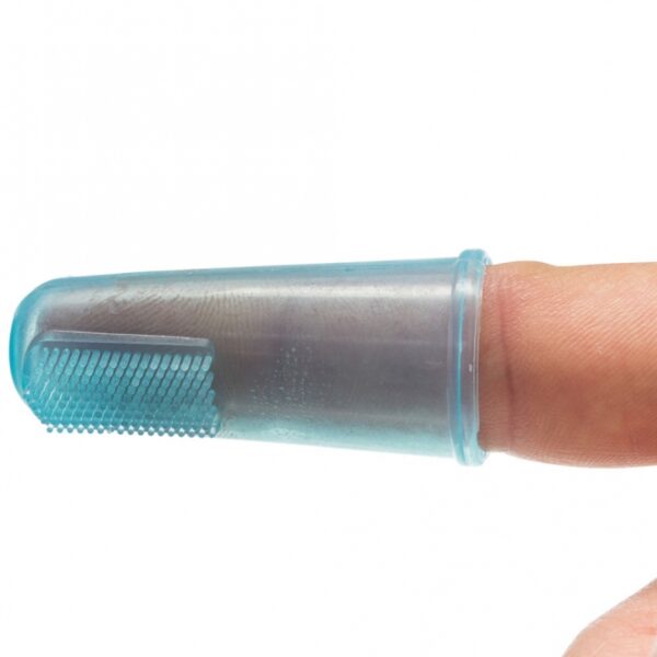 Entdecken Sie unsere praktische Zahn- und Massagebürste für Hunde und Katzen, die speziell für empfindliches Zahnfleisch entwickelt wurde. Diese innovative Bürste lässt sich einfach auf den Finger aufsetzen und ermöglicht eine sanfte und effektive Zahnreinigung sowie Massage für Ihr Haustier. Mit einer Größe von ca. 6 cm ist sie perfekt für die Anwendung bei kleinen und großen Tieren. Der Lieferumfang enthält zwei Stück, sodass Sie immer eine Bürste zur Hand haben. Gönnen Sie Ihrem Vierbeiner die beste Pflege mit dieser hochwertigen und benutzerfreundlichen Zahnbürste!