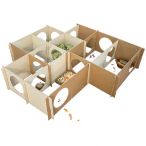 Bühne frei für agile Heimtiere! Mit unserem innovativen Labyrinth aus 12 hochwertigen Graskarton-Platten wird die Futtersuche für deine Nager und Zwergkaninchen zum spannenden Abenteuer. Verstecke köstliche Snacks in den verschlungenen Wegen des Labyrinths und beobachte, wie deine Tiere ihre Sinne und Intelligenz spielerisch fördern. Das Set lässt sich einfach zusammenstecken und bietet mit einer Plattenmaße von 26 x 58 cm und einem Öffnungsdurchmesser von 18 cm genügend Platz für aufregende Entdeckungen. Der Graskarton besteht zu mindestens 30 % aus Gras, einem umweltfreundlichen und schnell nachwachsenden Rohstoff, der weniger Wasser benötigt und CO2-Emissionen reduziert. Schaffe eine motivierende und bewegungsfreudige Umgebung für deine Lieblinge und genieße die Freude, die sie bei der Futtersuche erleben!
