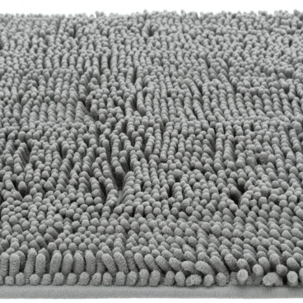 Diese hochwertige Hundematte aus strapazierfähigem Polyester ist der ideale Schutz für Ihre Böden. Mit ihren extra langen Mikrofasern reinigt sie die Hundepfoten bereits beim Betreten und sorgt so für ein sauberes Zuhause. Die wasserdichte Unterseite verhindert das Durchdringen von Feuchtigkeit, während die hervorragende Feuchtigkeits- und Schmutzaufnahme dafür sorgt, dass Ihre Böden vor Verunreinigungen geschützt bleiben. Dank ihrer schnellen Trocknung und extremen Saugfähigkeit kann die Matte das Vielfache ihres Eigengewichts an Flüssigkeit aufnehmen. Sie eignet sich nicht nur als Liegeplatz oder Decke im Auto, sondern ist auch für Fußbodenheizungen geeignet. Der rutschfeste Gummiboden (TPR) sorgt für zusätzliche Sicherheit, und die Matte ist bei 40°C waschbar. Mit einer Größe von ca. 120 x 80 cm und in einem eleganten Grau ist diese Hundematte nicht nur funktional, sondern auch stilvoll. Holen Sie sich jetzt diese praktische und pflegeleichte Lösung für ein sauberes Zuhause!