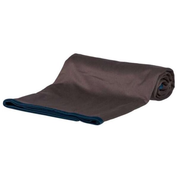 Die Insect Shield® Outdoor-Decke ist die perfekte Lösung für alle, die einen effektiven Insektenschutz für Mensch und Tier suchen. Diese hochwertige Polyesterdecke ist mit dem Wirkstoff Permethrin behandelt, der einen unsichtbaren und geruchlosen Schutz gegen Mücken, Zecken, Fliegen, Flöhe und Ameisen bietet. Mit einer Langlebigkeit von mindestens 25 Wäschen bleibt der Insektenschutz auch nach häufigem Waschen erhalten. Die Decke ist völlig unbedenklich für Mensch und Tier und eignet sich ideal für Ausflüge im Park, entspannte Waldspaziergänge oder aufregende Camping-Abenteuer. Sie kann problemlos bei 60°C gereinigt werden. Die elegante Farbe Taupe und die Größe von ca. 70 x 50 cm machen diese Decke nicht nur funktional, sondern auch stilvoll. Genießen Sie Ihre Zeit im Freien mit der Insect Shield® Outdoor-Decke – für mehr Sicherheit und Komfort!