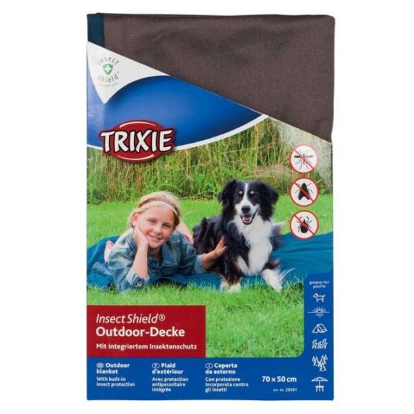 Die Insect Shield® Outdoor-Decke ist die perfekte Lösung für alle, die einen effektiven Insektenschutz für Mensch und Tier suchen. Diese hochwertige Polyesterdecke ist mit dem Wirkstoff Permethrin behandelt, der einen unsichtbaren und geruchlosen Schutz gegen Mücken, Zecken, Fliegen, Flöhe und Ameisen bietet. Mit einer Langlebigkeit von mindestens 25 Wäschen bleibt der Insektenschutz auch nach häufigem Waschen erhalten. Die Decke ist völlig unbedenklich für Mensch und Tier und eignet sich ideal für Ausflüge im Park, entspannte Waldspaziergänge oder aufregende Camping-Abenteuer. Sie kann problemlos bei 60°C gereinigt werden. Die elegante Farbe Taupe und die Größe von ca. 70 x 50 cm machen diese Decke nicht nur funktional, sondern auch stilvoll. Genießen Sie Ihre Zeit im Freien mit der Insect Shield® Outdoor-Decke – für mehr Sicherheit und Komfort!
