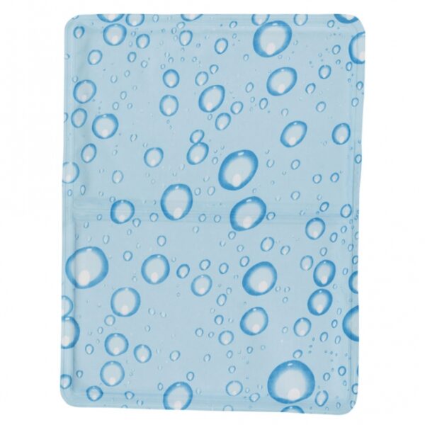 Diese innovative Kühlmatte unterstützt an warmen Tagen effektiv die Regulierung der Körpertemperatur. Mit ihrer ansprechenden Nylon-Optik aus hochwertigem Polyester bietet sie nicht nur Funktionalität, sondern auch Stil. Die kühlende Wirkung tritt sofort durch Körperkontakt ein und hält mehrere Stunden an, ohne dass zusätzliche Kühlung, Strom oder Wasser benötigt werden. Ideal für den Einsatz auf Betten, in Hundehütten oder im Auto, ist die Matte nach kurzer Nutzungsunterbrechung schnell wieder einsatzbereit. Die Reinigung gestaltet sich unkompliziert – einfach abwischen genügt. Diese hellblaue Kühlmatte hat die praktische Größe von ca. 40 x 30 cm und ist die perfekte Lösung, um an heißen Tagen für angenehme Kühle zu sorgen. Holen Sie sich jetzt die beste Kühlmatte für entspannte Momente!