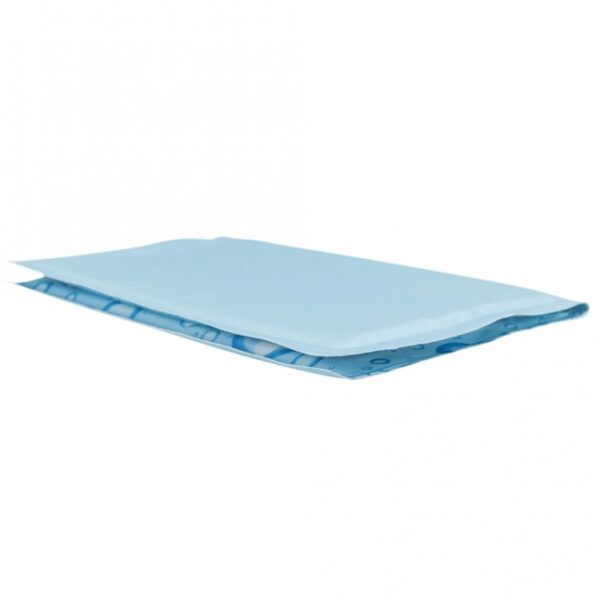 Entdecken Sie die innovative Kühlmatte, die an warmen Tagen eine effektive Regulierung der Körpertemperatur unterstützt. Diese hochwertige Matte in stilvoller Nylon-Optik (Polyester) bietet eine kühlende Wirkung durch direkten Körperkontakt und funktioniert ganz ohne zusätzliche Kühlung, Strom oder Wasser. Sie kühlt für mehrere Stunden und ist nach einer kurzen Nutzungsunterbrechung sofort wieder einsatzbereit. Die vielseitige Kühlmatte kann nicht nur auf Betten, sondern auch in Hundehütten oder im Auto verwendet werden. Die Reinigung ist denkbar einfach: einfach abwischen! Mit einer Größe von ca. 90 x 50 cm und in einem ansprechenden hellblauen Farbton ist diese Kühlmatte der perfekte Begleiter für heiße Tage. Holen Sie sich die beste Lösung für angenehme Kühle und Komfort!