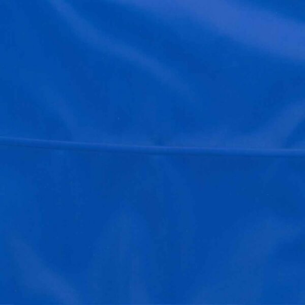 Entdecken Sie unser innovatives Kühlkissen, das an warmen Tagen effektiv die Körpertemperatur reguliert. Mit seiner ansprechenden Nylon-Optik (Polyester) und einem Rand aus Polyestervlies-Füllung bietet es nicht nur hohen Komfort, sondern auch eine kühlende Wirkung durch direkten Körperkontakt. Dieses praktische Kissen funktioniert ganz ohne zusätzliche Kühlung, Strom oder Wasser und sorgt für eine angenehme Abkühlung über mehrere Stunden. Nach kurzer Nutzungsunterbrechung ist es sofort wieder einsatzbereit und lässt sich einfach durch Abwischen reinigen. In der eleganten Farbe grau/blau und mit den Maßen von ca. 90 x 55 cm ist es der perfekte Begleiter für entspannte Sommertage. Gönnen Sie sich die beste Erfrischung, die sowohl günstig als auch von hoher Qualität ist!