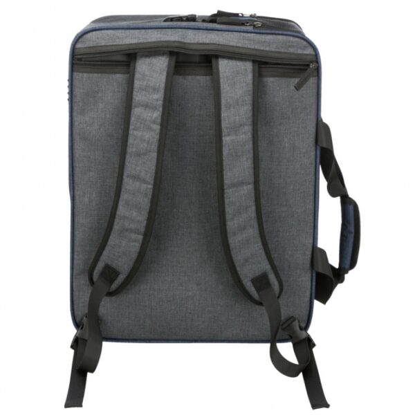 Diese praktische und formstabile Haustiertasche ist die ideale Lösung für Tierbesitzer, die Wert auf Komfort und Sicherheit legen. Mit einem durchdachten Design ermöglicht die Tasche eine einfache Nutzung: Die Schulterriemen können bei Bedarf verstaut werden, und die Schnalle sorgt dafür, dass die Reißverschlüsse nicht ungewollt geöffnet werden. Die Tasche ist von oben zu öffnen und verfügt über eine Außentasche für zusätzlichen Stauraum. Dank der integrierten Kurzleine ist Ihr Haustier bis zu einem Gewicht von 7 kg immer sicher. Hergestellt aus hochwertigem Polyester und in einem stilvollen grau-blauen Design, hat die Tasche die Maße von 25 × 38 × 50 cm und überzeugt durch ihre hohe Qualität. Ideal für Ausflüge oder den täglichen Gebrauch, bietet diese Haustiertasche sowohl Funktionalität als auch Design.