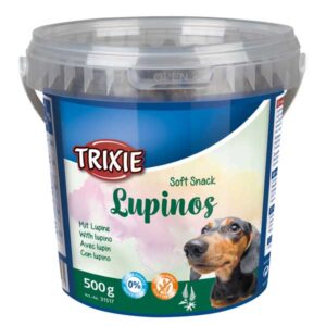 Entdecken Sie die köstlichen Soft Snacks Lupinos für Hunde, die mit hochwertigem Geflügel und wertvollem Pflanzenprotein aus Lupinen zubereitet werden. Diese glutenfreien Snacks sind die perfekte Belohnung für Ihren vierbeinigen Freund – ideal für zwischendurch! Unsere Lupinos enthalten keinen Zuckerzusatz und kommen in einem praktischen, wiederverschließbaren Kunststoffeimer, der die Frische bewahrt. Mit einem Inhalt von 500 g bieten sie eine ausgewogene Mischung aus Fleisch und tierischen Nebenerzeugnissen (50%, davon 15% Geflügel), Gemüse, Luzerne und 4% Lupine. Die analytischen Bestandteile umfassen 28% Protein, 6% Fett, 6% Rohasche, 5% Rohfaser und 25% Feuchtigkeit. Vertrauen Sie auf die hohe Qualität unserer Snacks, die auch technologisch mit Konservierungsmitteln optimiert sind. Verwöhnen Sie Ihren Hund mit diesen gesunden und schmackhaften Leckereien!