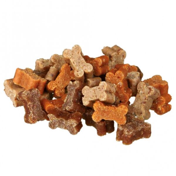 Entdecken Sie unser hochwertiges Ergänzungsfuttermittel für Hunde, das speziell für die Ausbildung und das Training entwickelt wurde. Diese leckeren, extra kleinen und weichen Belohnungssnacks sind ideal, um Ihren Hund zu motivieren und zu belohnen. Unsere Snacks sind zuckerfrei und kommen in einer praktischen, wiederverschließbaren Verpackung, die die Frische bewahrt. Hergestellt aus hochwertigen Zutaten wie Rind, Lamm und Geflügel, bieten sie eine ausgewogene Ernährung für Ihren Vierbeiner. Die Zusammensetzung umfasst Fleisch und tierische Nebenerzeugnisse, Getreide sowie Fisch und Fischnebenerzeugnisse. Mit einem beeindruckenden Proteinanteil von 31,0% und einem Fettgehalt von nur 6,0% sind diese Snacks nicht nur schmackhaft, sondern auch nahrhaft. Gönnen Sie Ihrem Hund das Beste – mit unseren 500g Belohnungssnacks für glückliche und gesunde Hunde!
