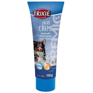 Die Premio Lachscreme ist ein hochwertiges Ergänzungsfuttermittel für Hunde, das als echter Leckerbissen gilt und einen hohen Belohnungseffekt bietet. Mit einem Fischgehalt von mindestens 35% (Lachs) und ohne Zuckerzusatz ist diese Creme eine gesunde Wahl für Ihren Vierbeiner. Die praktische Tube ermöglicht eine saubere Dosierung und erleichtert zudem das Verabreichen von Medikamenten. Die sorgfältig ausgewählten Zutaten, darunter Lachsbrühe, Lachsfleisch, Rapsöl sowie Milcheiweiß- und Hühnereiweißpulver, sorgen für eine hochwertige Ernährung. Mit einem Rohfettgehalt von 15,6% und 8,4% Rohprotein ist die Premio Lachscreme nicht nur schmackhaft, sondern auch nahrhaft. Überraschen Sie Ihren Hund mit diesem leckeren und gesunden Snack in einer praktischen 110 g Tube!