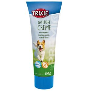 Die Premio Geflügelcreme ist ein hochwertiges Ergänzungsfuttermittel für Hunde, das als schmackhafter Leckerbissen dient und einen hohen Belohnungseffekt erzielt. Mit einem Geflügelanteil von mindestens 50% und ohne Zuckerzusatz ist diese Creme nicht nur gesund, sondern auch besonders schmackhaft für Ihren vierbeinigen Freund. Die praktische Tube ermöglicht eine saubere Dosierung, wodurch das Verabreichen von Medikamenten spielend leicht wird. Die Zutaten umfassen Fleisch und tierische Nebenerzeugnisse (51% Geflügel), Mais- und Kartoffelstärke sowie Milcheiweiß und Gemüse. Mit einem Inhalt von 110 g bietet diese Geflügelcreme eine ideale Ergänzung zur täglichen Ernährung Ihres Hundes und sorgt für Freude beim Füttern. Verwöhnen Sie Ihren Hund mit diesem hochwertigen Leckerbissen!