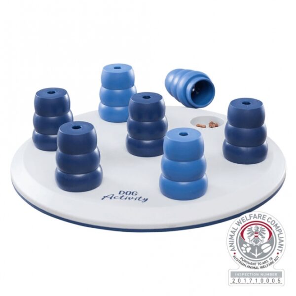 Entdecken Sie unser hochwertiges Intelligenzspielzeug Level 1, das speziell für Hunde entwickelt wurde. Dieses innovative Spielbrett mit 7 Kegeln bietet eine spannende Herausforderung und fördert die geistige Aktivität Ihres Vierbeiners. Dank des rutschfesten Gummirings bleibt das Spielzeug sicher an seinem Platz, während Ihr Hund spielt und lernt. Hergestellt aus robustem Kunststoff, ist es nicht nur langlebig, sondern auch spülmaschinengeeignet für eine einfache Reinigung. Inklusive einer detaillierten Trainingsanleitung, erfüllt dieses Spielzeug die tierschutzkonformen Anforderungen nach § 18 (AT). Mit einem Durchmesser von ca. 29 cm ist es die perfekte Wahl für alle, die ihrem Hund hochwertige Beschäftigungsmöglichkeiten bieten möchten. Holen Sie sich jetzt dieses intelligente Spielzeug und unterstützen Sie die Entwicklung Ihres Hundes auf spielerische Art!