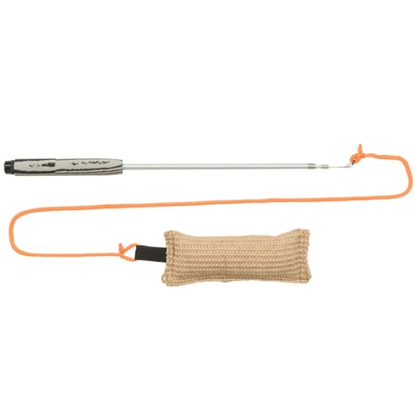 Diese innovative Teleskopangel ist die perfekte Lösung für alle, die körperliche und geistige Auslastung für ihre Haustiere suchen. Sie kombiniert tiergerechtes Training mit einem leichten Design aus hochwertigem Fiberglas und einem robusten, genähten Jute-Dummy. Mit einer Länge von ca. 110 cm und einer Schnur von ca. 100 cm ermöglicht sie ein einfaches und effektives Spiel für Ihren Hund. Der Jute-Dummy hat eine Größe von ca. 19 cm und ist ideal für das Apportieren. Investieren Sie in die Gesundheit und das Wohlbefinden Ihres Haustiers mit diesem praktischen und hochwertigen Trainingszubehör!