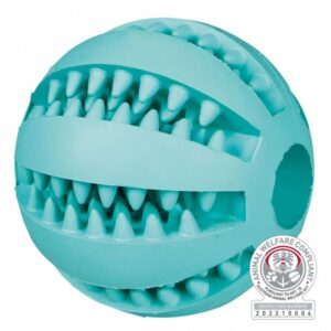 Dieser hochwertige Naturgummi mit erfrischendem Minzgeschmack ist das ideale Spielzeug für Ihren Hund. Mit einem Durchmesser von ca. 7 cm massiert es sanft das Zahnfleisch und fördert so die Zahngesundheit. Zudem ist es tierschutzkonform nach § 18 (AT), was bedeutet, dass es aus sicheren Materialien hergestellt wurde. Verleihen Sie Ihrem Vierbeiner mit diesem langlebigen und geschmackvollen Spielzeug Freude beim Spielen und Kauen – für gesunde Zähne und ein glückliches Hundeleben!